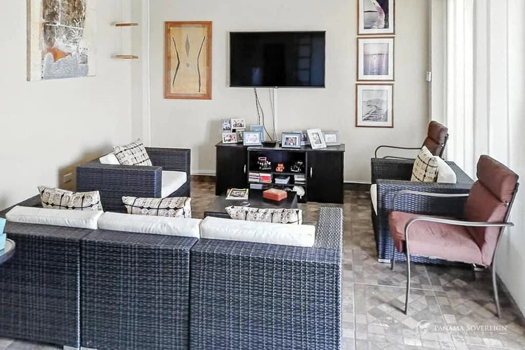 4 Bedroom House in San Carlos - photo 19