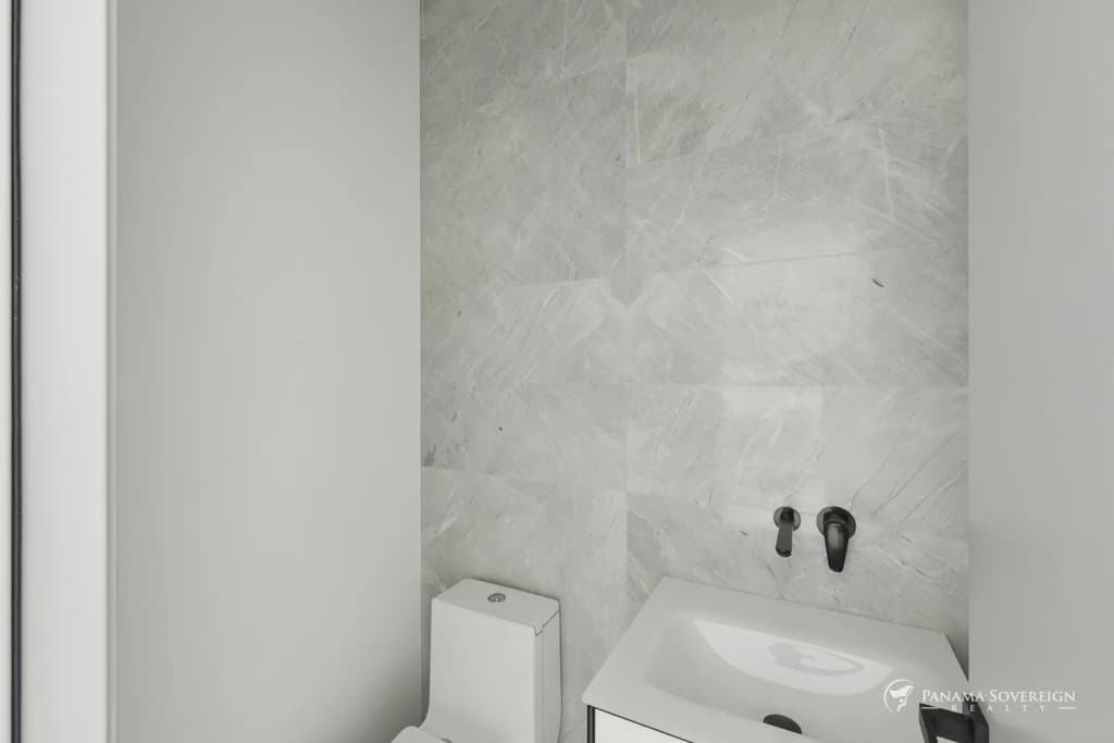 4 Bedroom Condo in Santa Maria - photo 29