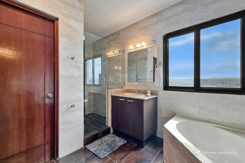 5 Bedroom Condo in San Carlos - photo 46