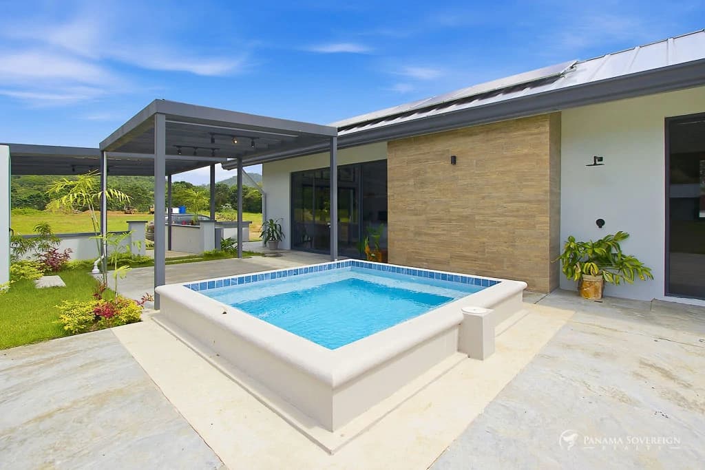 3 Bedroom House in Canas - photo 3