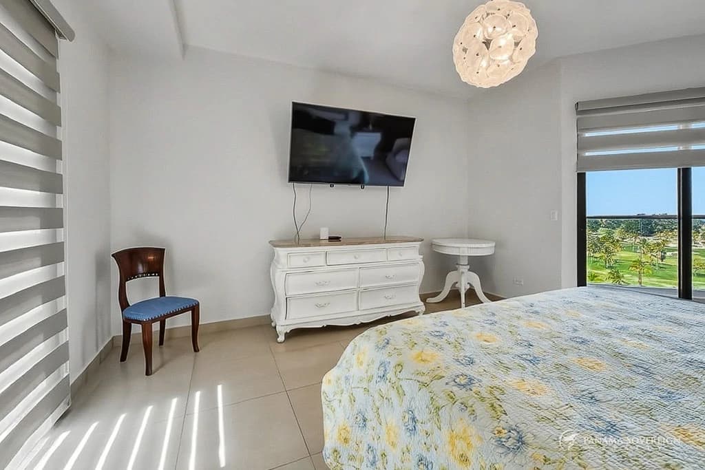 5 Bedroom Condo in San Carlos - photo 40