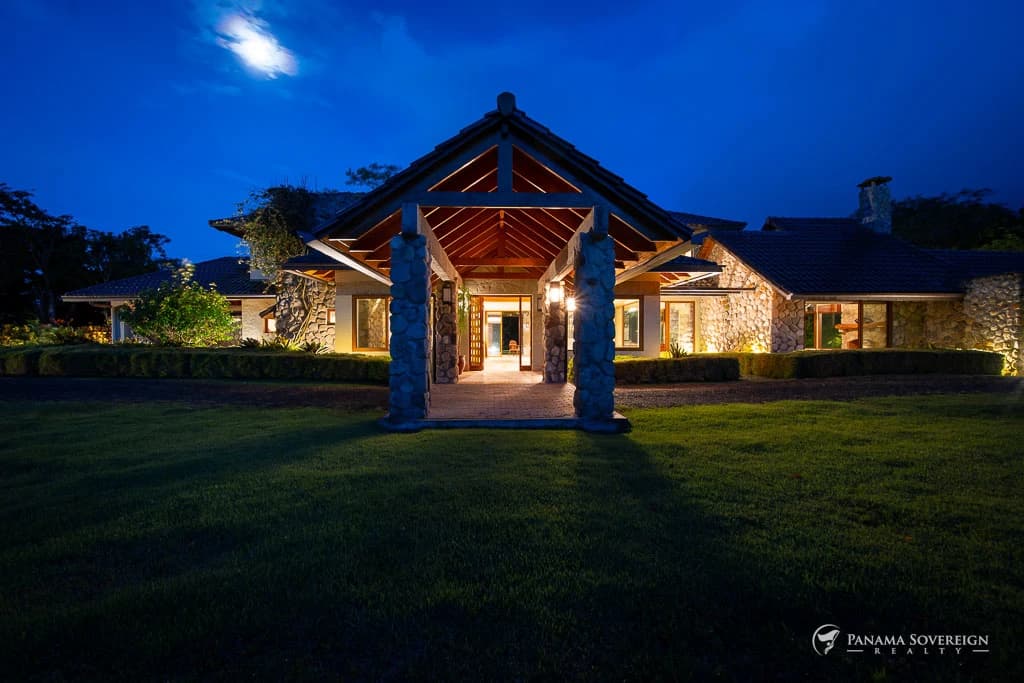 5 Bedroom House in El Valle de Anton - photo 26