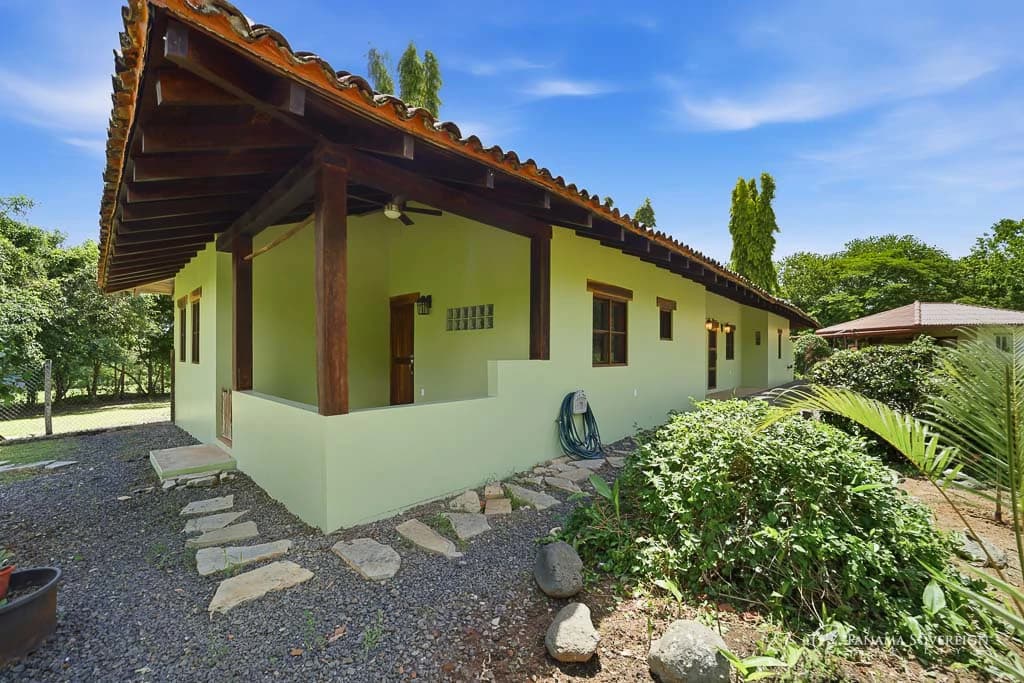 4 Bedroom House in Pedasi - photo 9