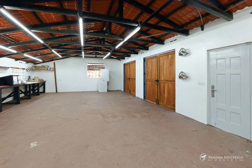 2 Bedroom House in Bucaro - photo 9