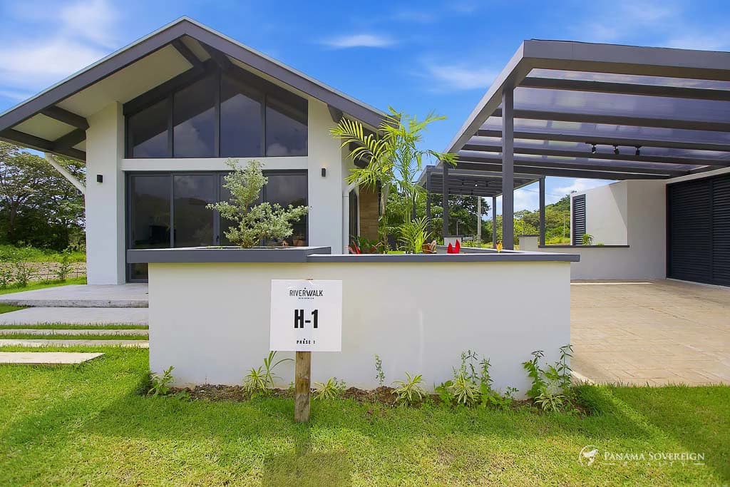 3 Bedroom House in Canas - photo 19