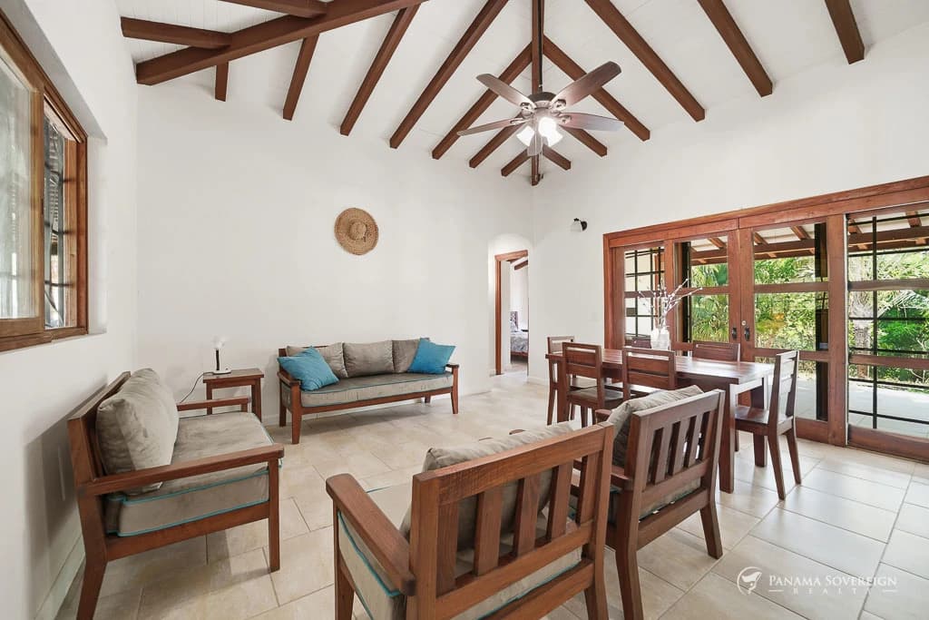 3 Bedroom House in Los Destiladeros - photo 10