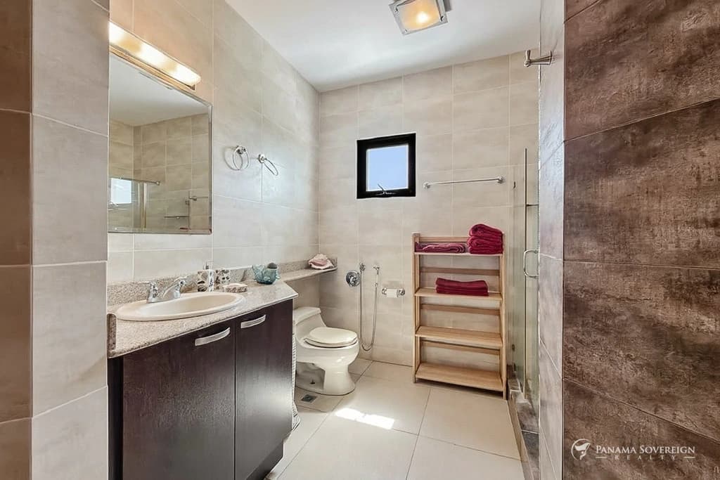 5 Bedroom Condo in San Carlos - photo 18