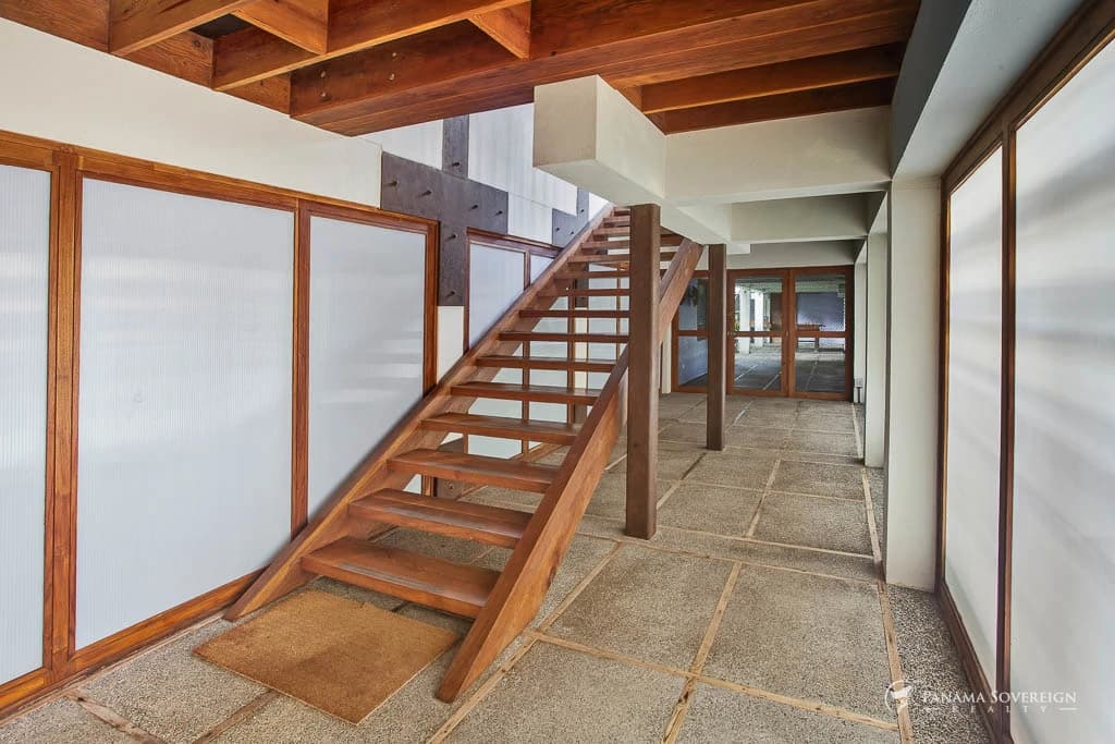4 Bedroom House in Canal Zone - photo 7