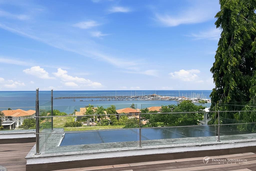 5 Bedroom House in San Carlos - photo 8