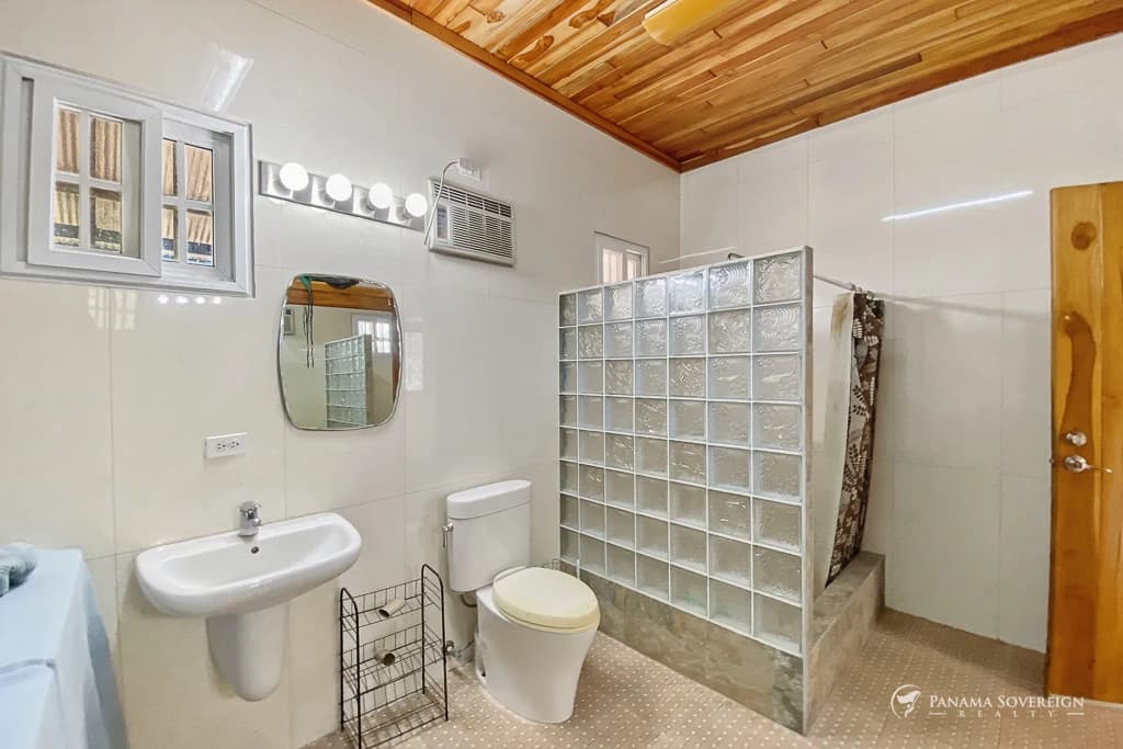 3 Bedroom House in San Carlos - photo 5