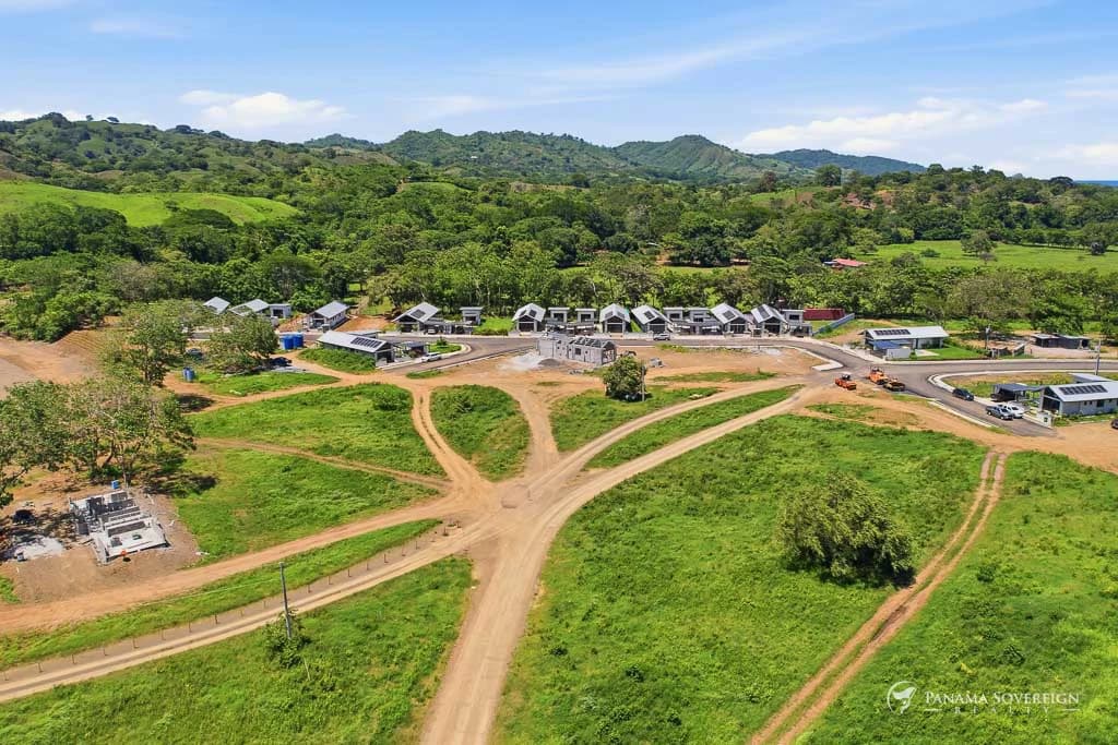 3 Bedroom House in Canas - photo 2