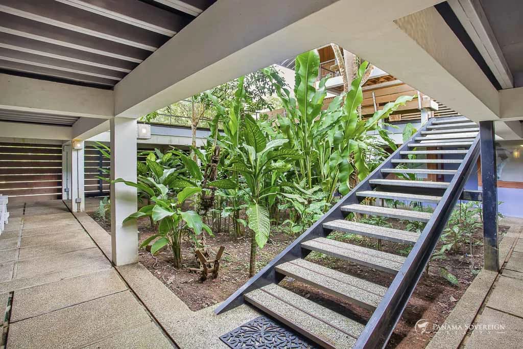 4 Bedroom House in Canal Zone - photo 46