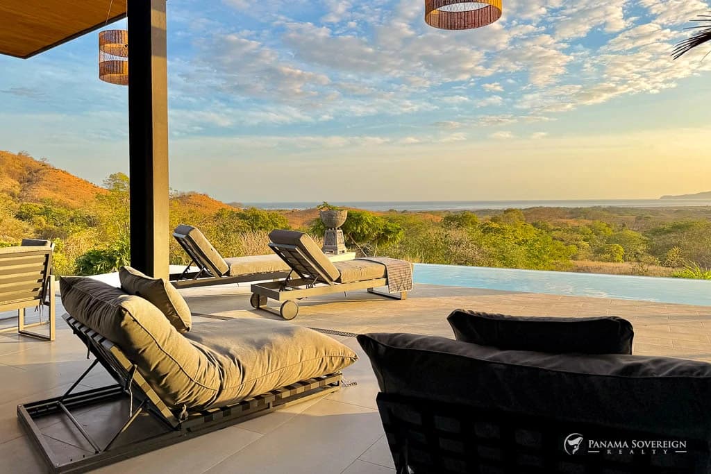 3 Bedroom House in Canas - photo 1