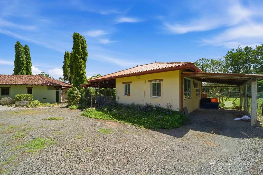 4 Bedroom House in Pedasi - photo 8