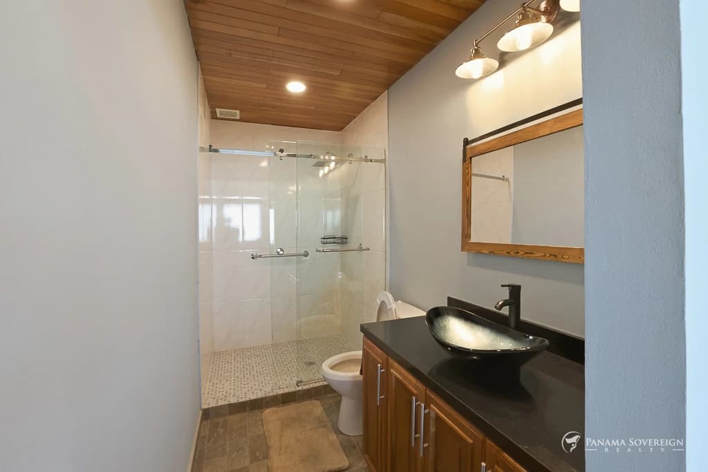 2 Bedroom House in Bucaro - photo 10