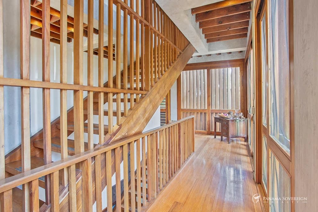 4 Bedroom House in Canal Zone - photo 8