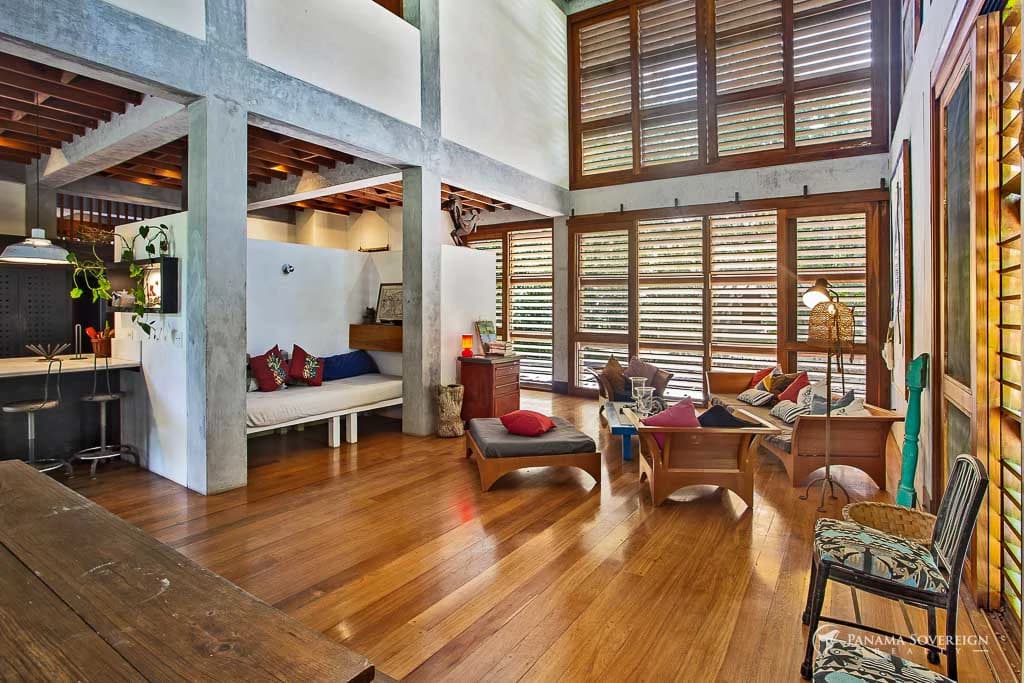4 Bedroom House in Canal Zone - photo 10