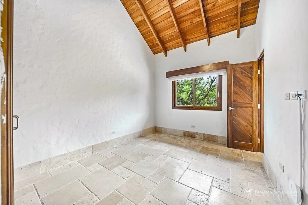 5 Bedroom House in El Valle de Anton - photo 49