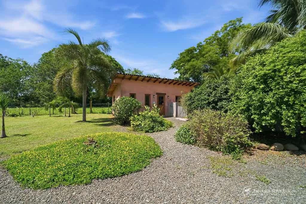 4 Bedroom House in Pedasi - photo 6