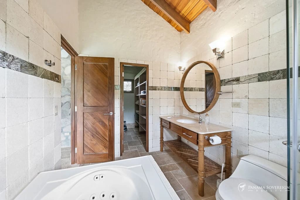 5 Bedroom House in El Valle de Anton - photo 47