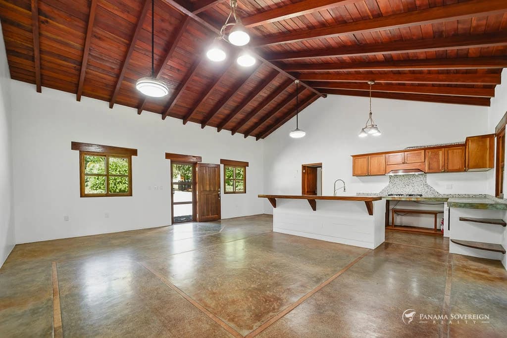 4 Bedroom House in Pedasi - photo 15