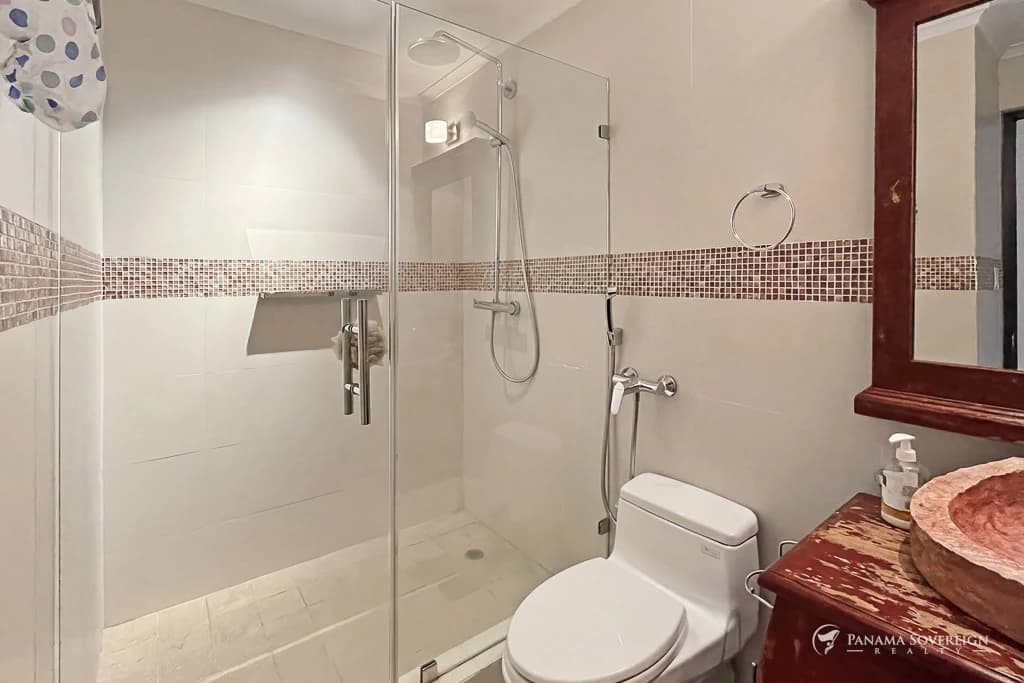 5 Bedroom House in San Carlos - photo 22