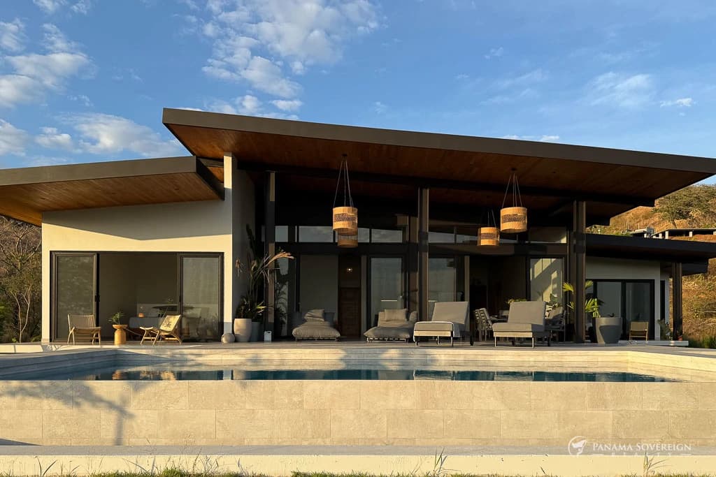 3 Bedroom House in Canas - photo 8