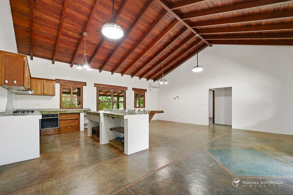 4 Bedroom House in Pedasi - photo 13