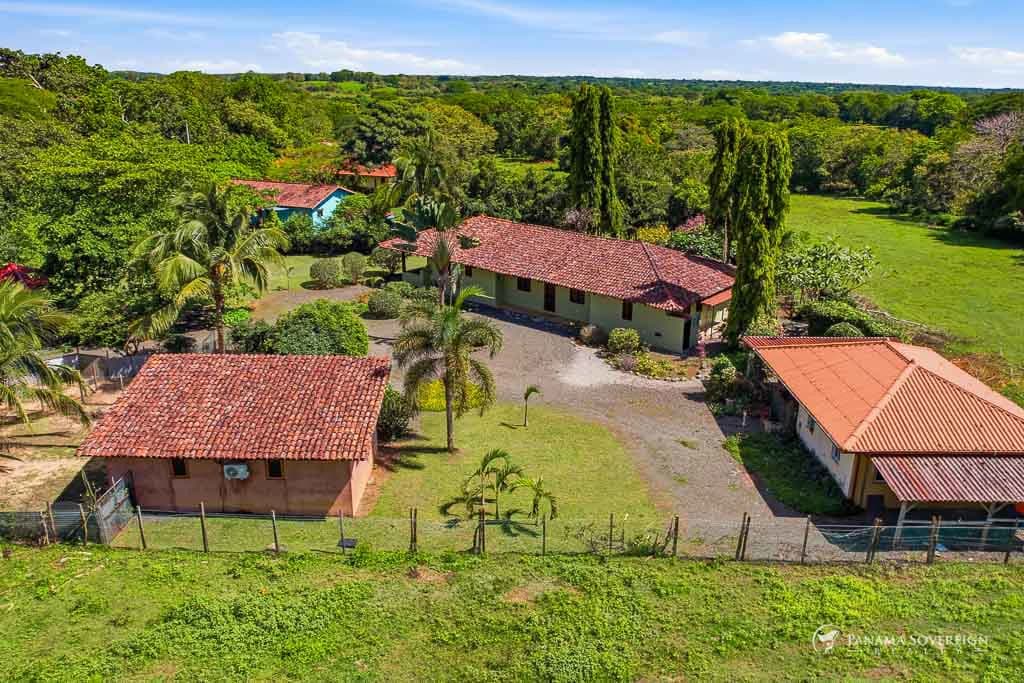 4 Bedroom House in Pedasi - photo 37