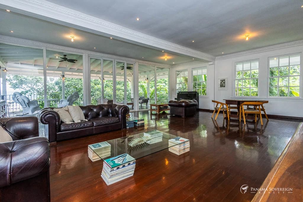 4 Bedroom House in Canal Zone - photo 8