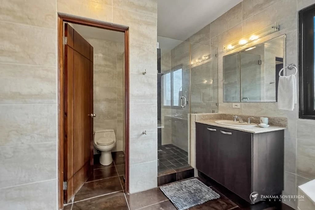 5 Bedroom Condo in San Carlos - photo 48