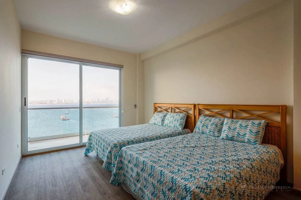 3 Bedroom Condo in Amador Causeway - photo 8