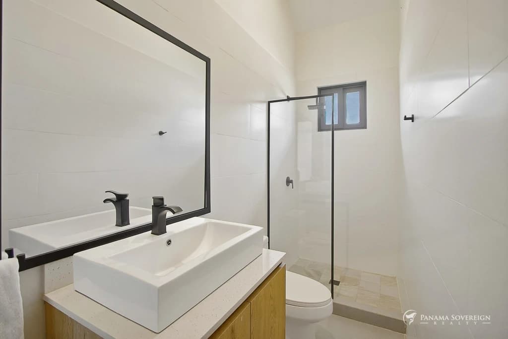 3 Bedroom House in Canas - photo 16