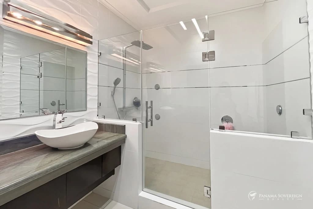 5 Bedroom House in San Carlos - photo 31