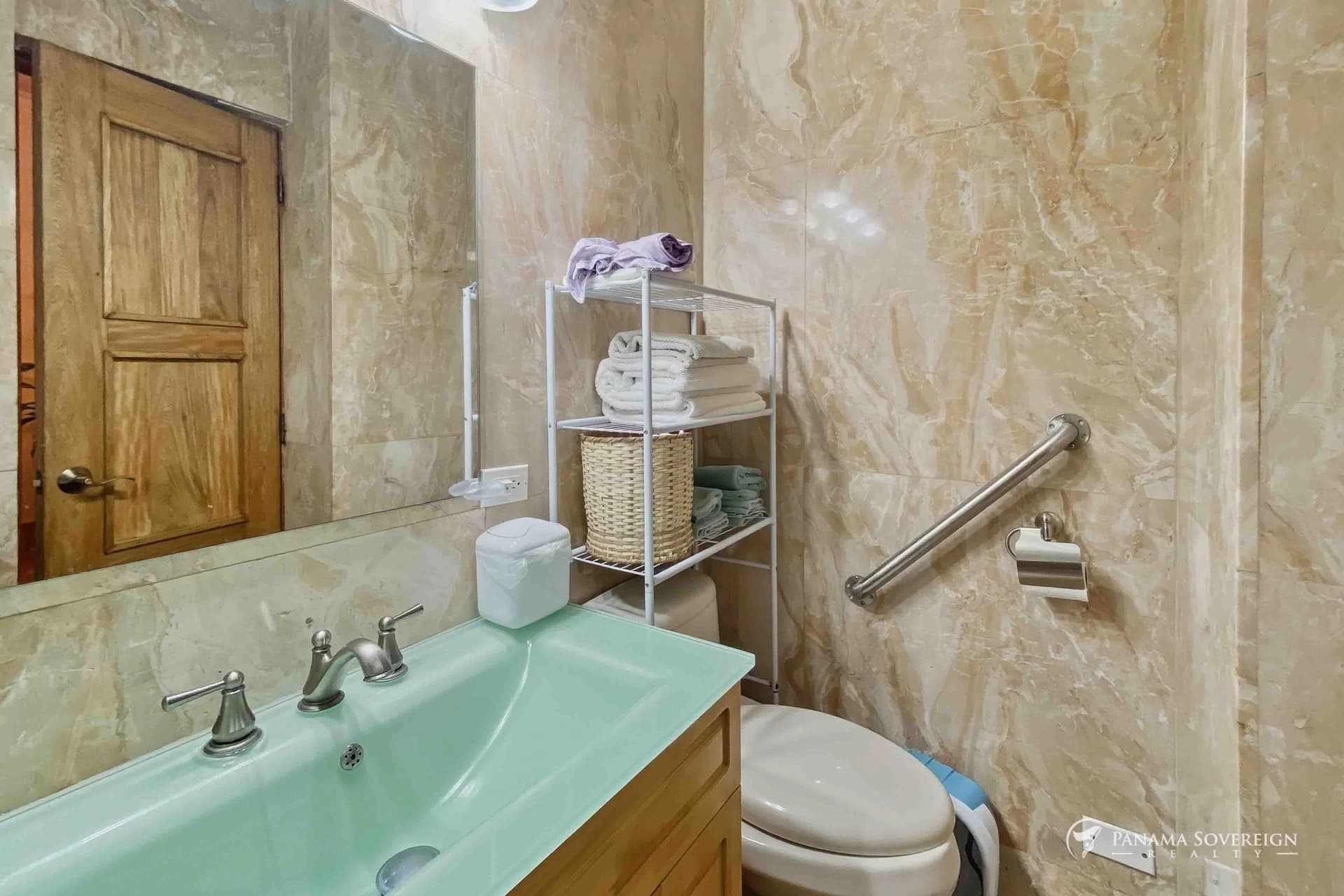 2 Bedroom Condo in Amador Causeway - photo 10