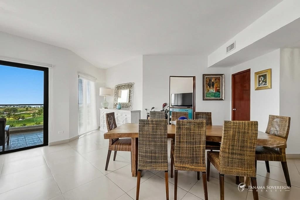 5 Bedroom Condo in San Carlos - photo 5