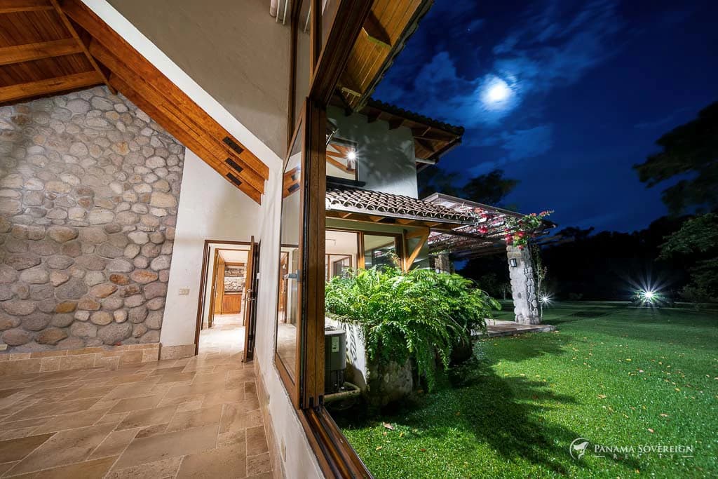 5 Bedroom House in El Valle de Anton - photo 25