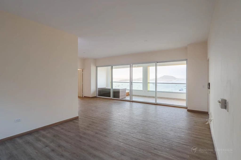 3 Bedroom Condo in Amador Causeway - photo 6