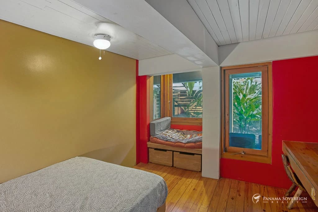 4 Bedroom House in Canal Zone - photo 39