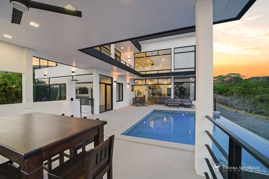 3 Bedroom House in Los Destiladeros - photo 43