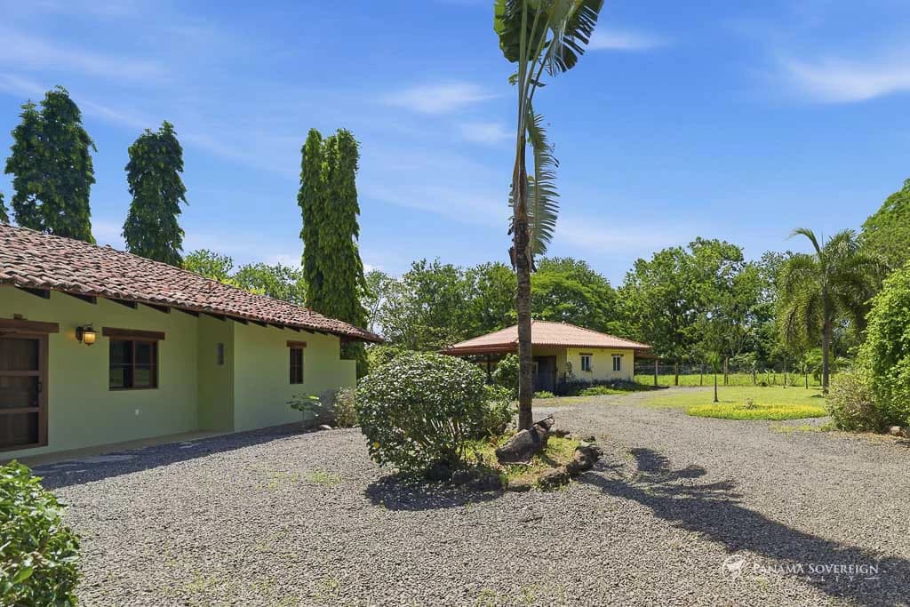 4 Bedroom House in Pedasi - photo 4