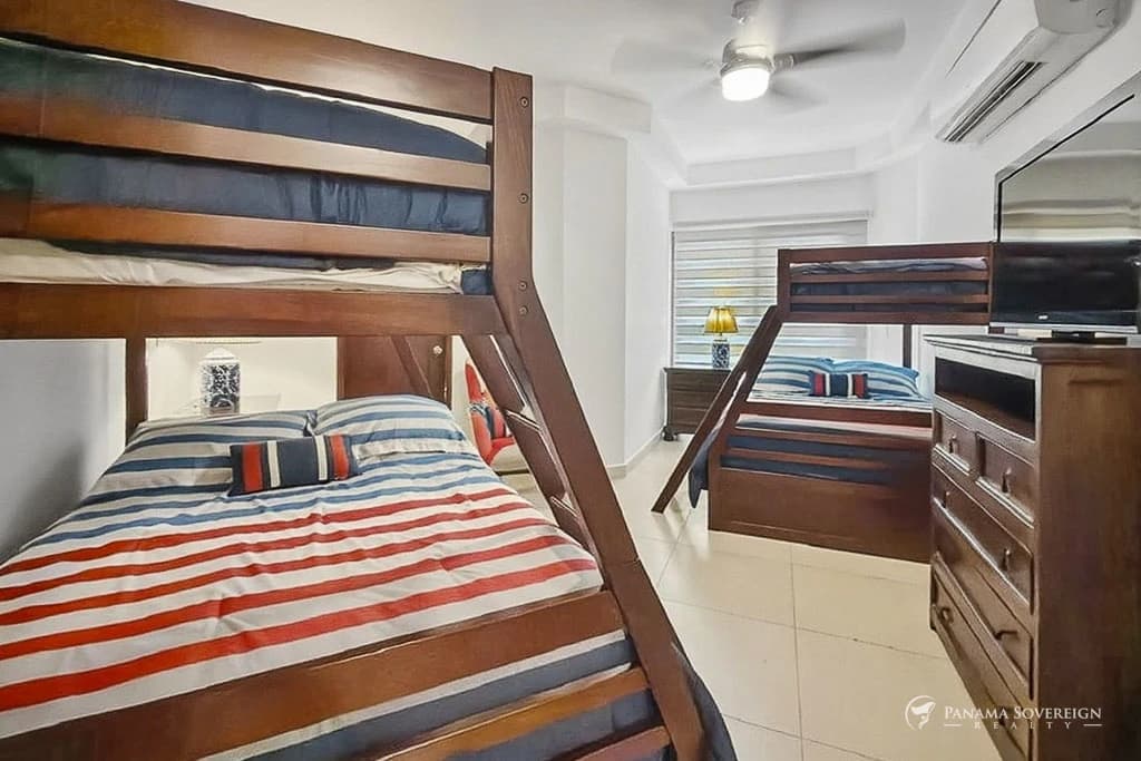 5 Bedroom Condo in San Carlos - photo 16