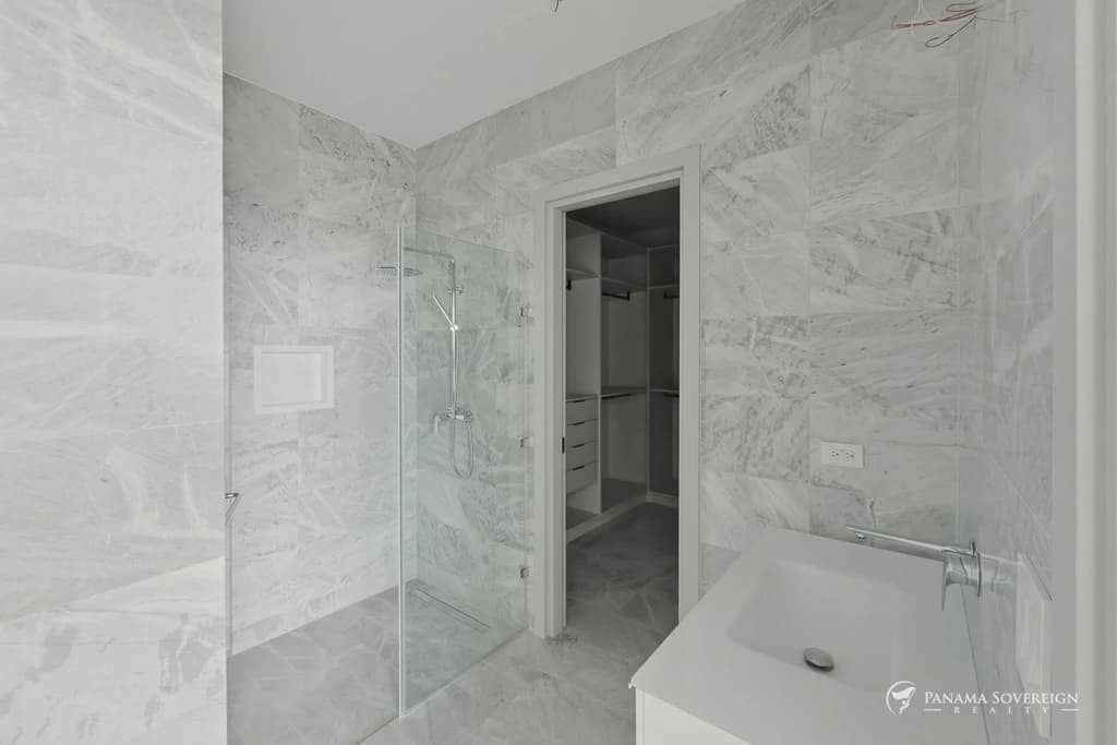 4 Bedroom Condo in Santa Maria - photo 21