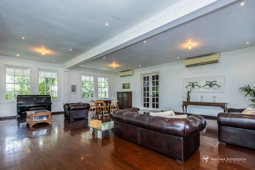 4 Bedroom House in Canal Zone - photo 9