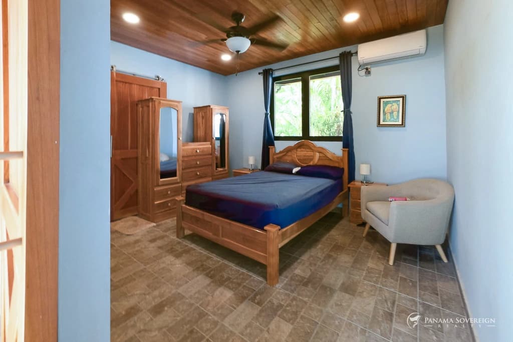 2 Bedroom House in Bucaro - photo 12