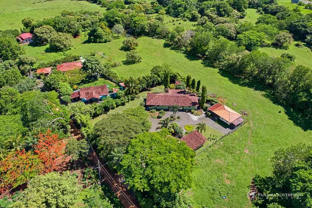 4 Bedroom House in Pedasi - photo 5