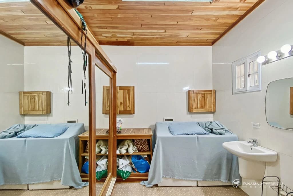 3 Bedroom House in San Carlos - photo 31