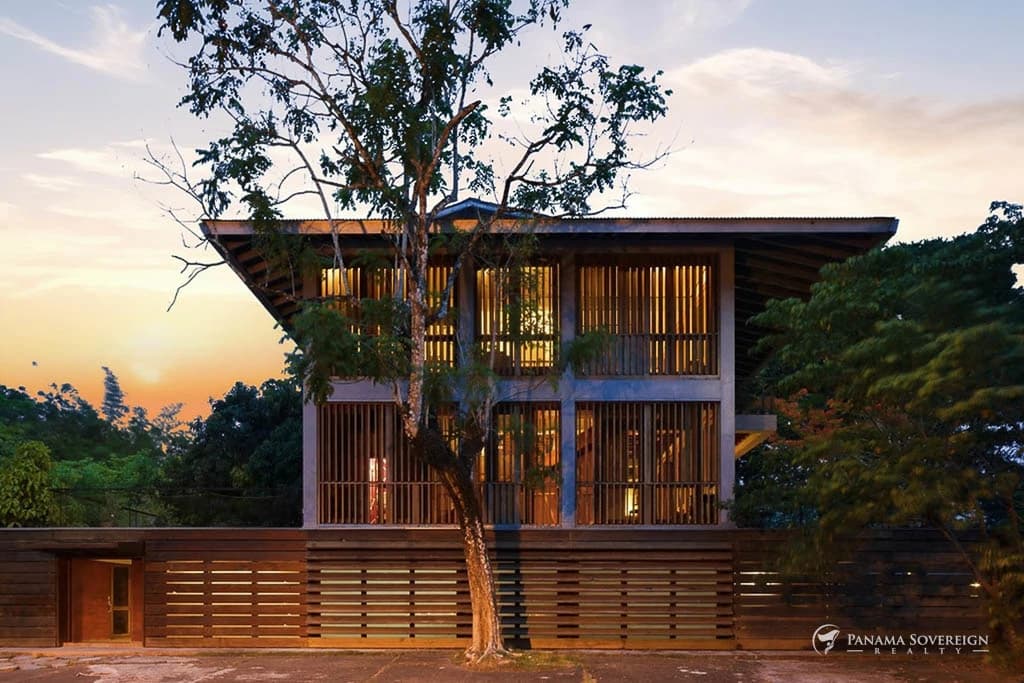 4 Bedroom House in Canal Zone - photo 2