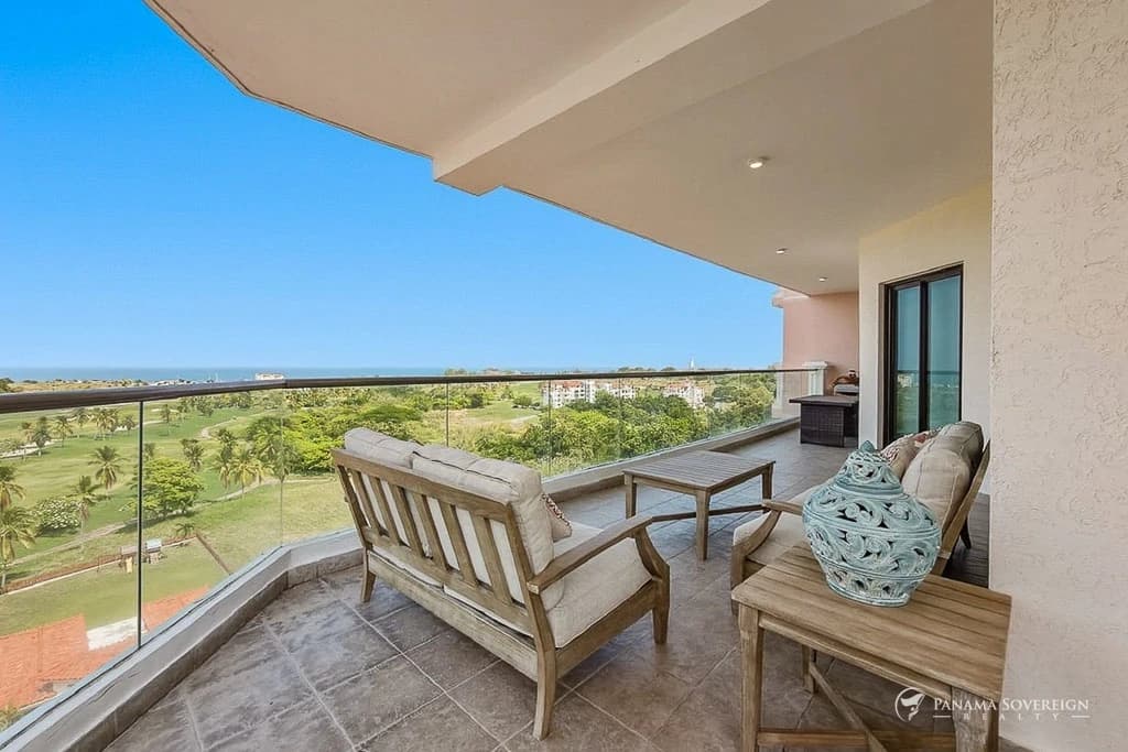 5 Bedroom Condo in San Carlos - photo 4