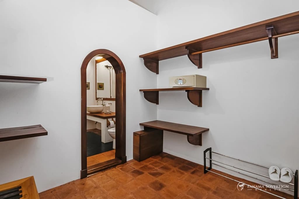 7 Bedroom House in Los Destiladeros - photo 26